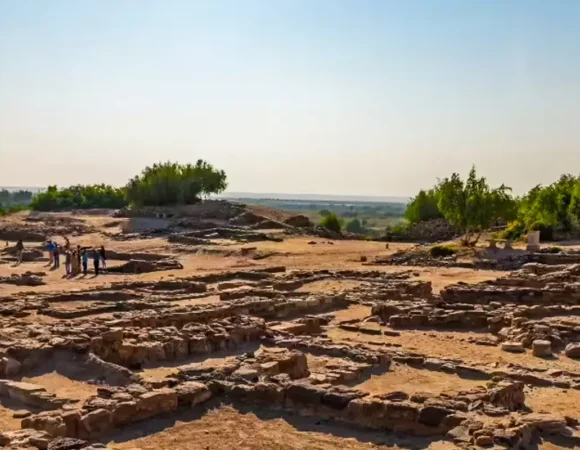 Why International Travelers Choose Dholavira for Archaeological Tourism