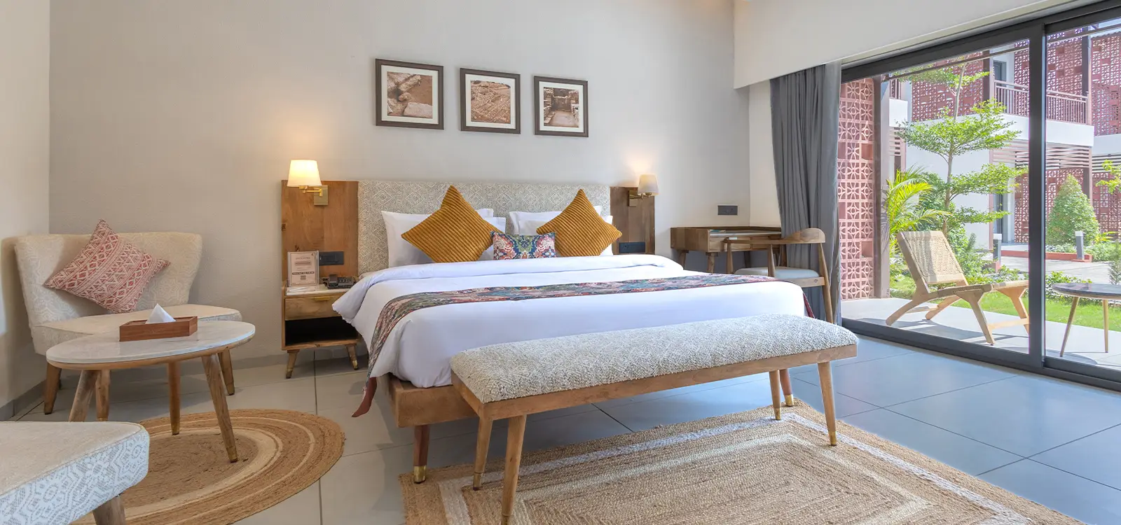 Places to stay near Dholavira