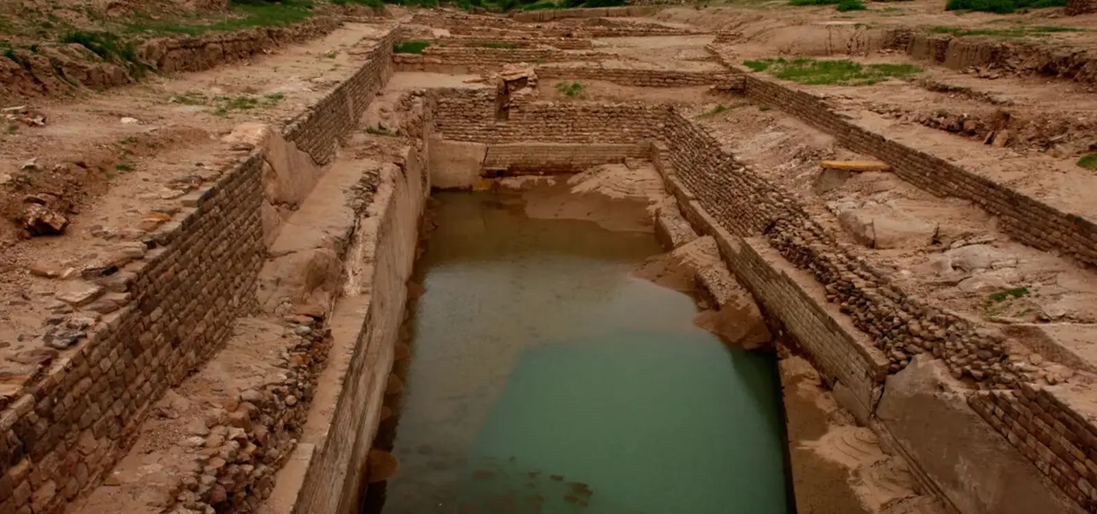 reservoir at dholavira